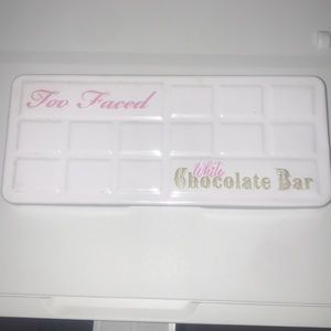 Two faced white chocolate pallete